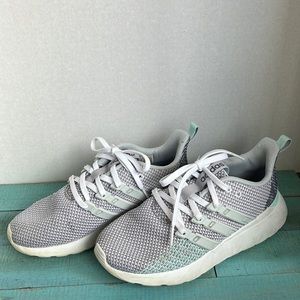 Adidas sneakers kids size 5 good condition